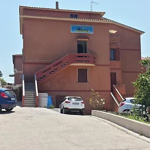 Nocleg ze śniadaniem Guest House Tra Rocce E Mare, La Maddalena (Sassari)